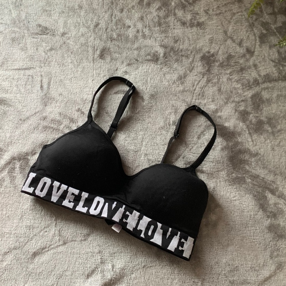 “Love” padded bralett